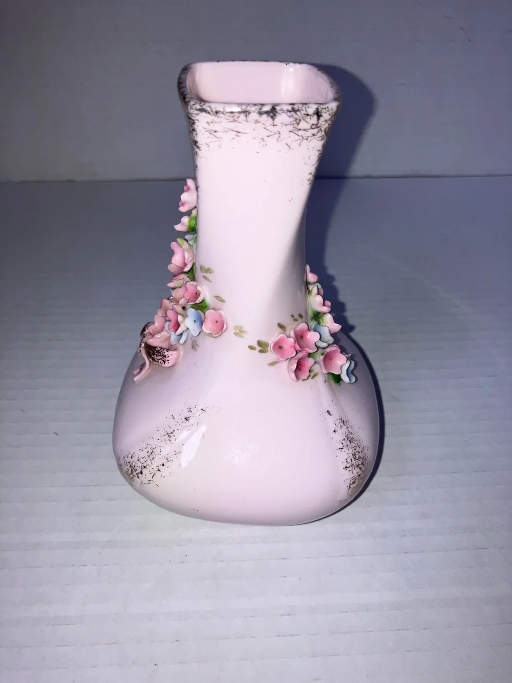 Vintage 1950’s Lefton China Pink 3D Floral Ceramic Bud Vase with Gold Accents 6”